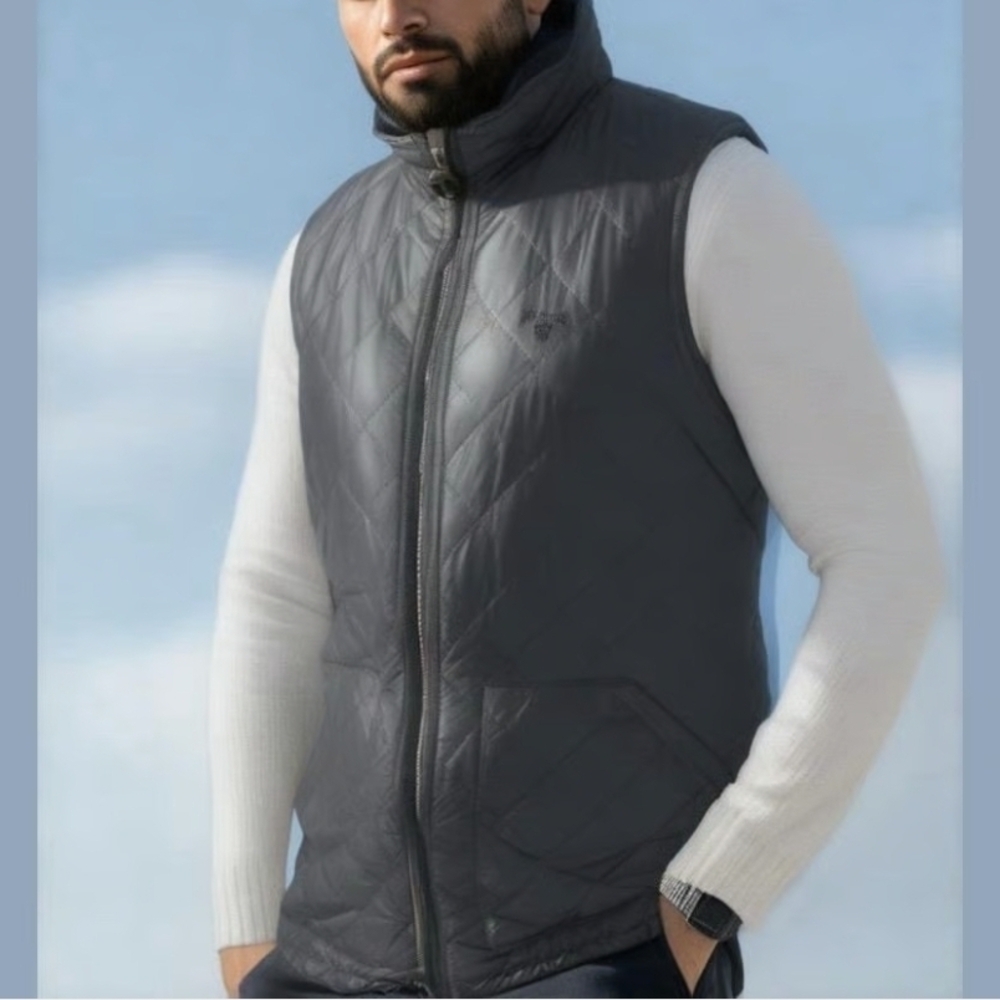 Barbour Chelsea Vintage Mens V Neck Quilted vest Size Medium. Navy Blue